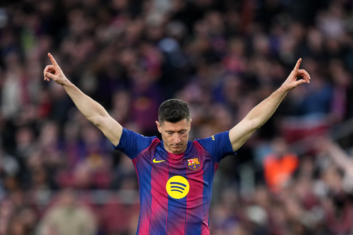 BARCELONA, ESPAÑA – 28 DE FEBRERO: Robert Lewandowski del FC Barcelona celebra marcar el cuarto gol de su equipo durante el partido de LaLiga EA Sports entre el FC Barcelona y Villarreal en Spotify Camp Nou el 28 de febrero de 2026 en Barcelona, ​​​​España. (Foto de Alex Caparrós/Getty Images)